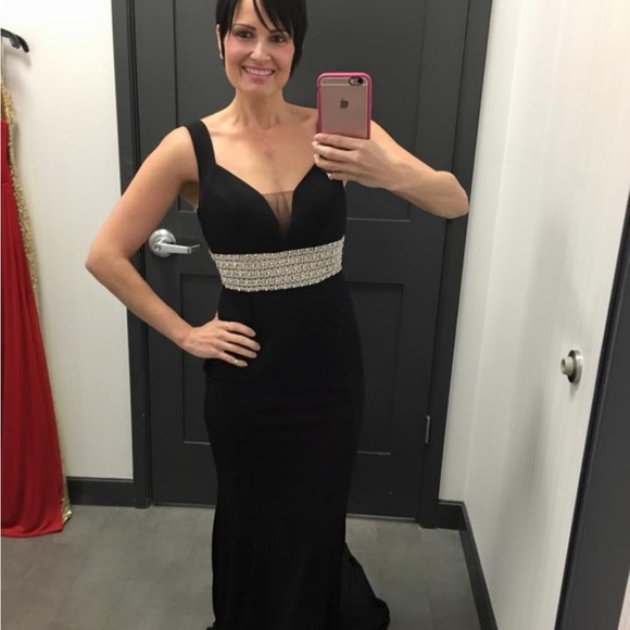 Black Ball Gown-Final markdown but best offer wins!! - Picture 5 of 10